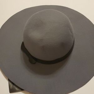 Iman designed Platinum Collection floppy felt hat,NWT, NIB